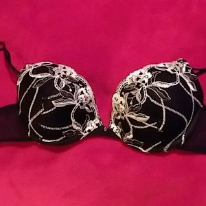 Beautiful Daisy fuentes bra